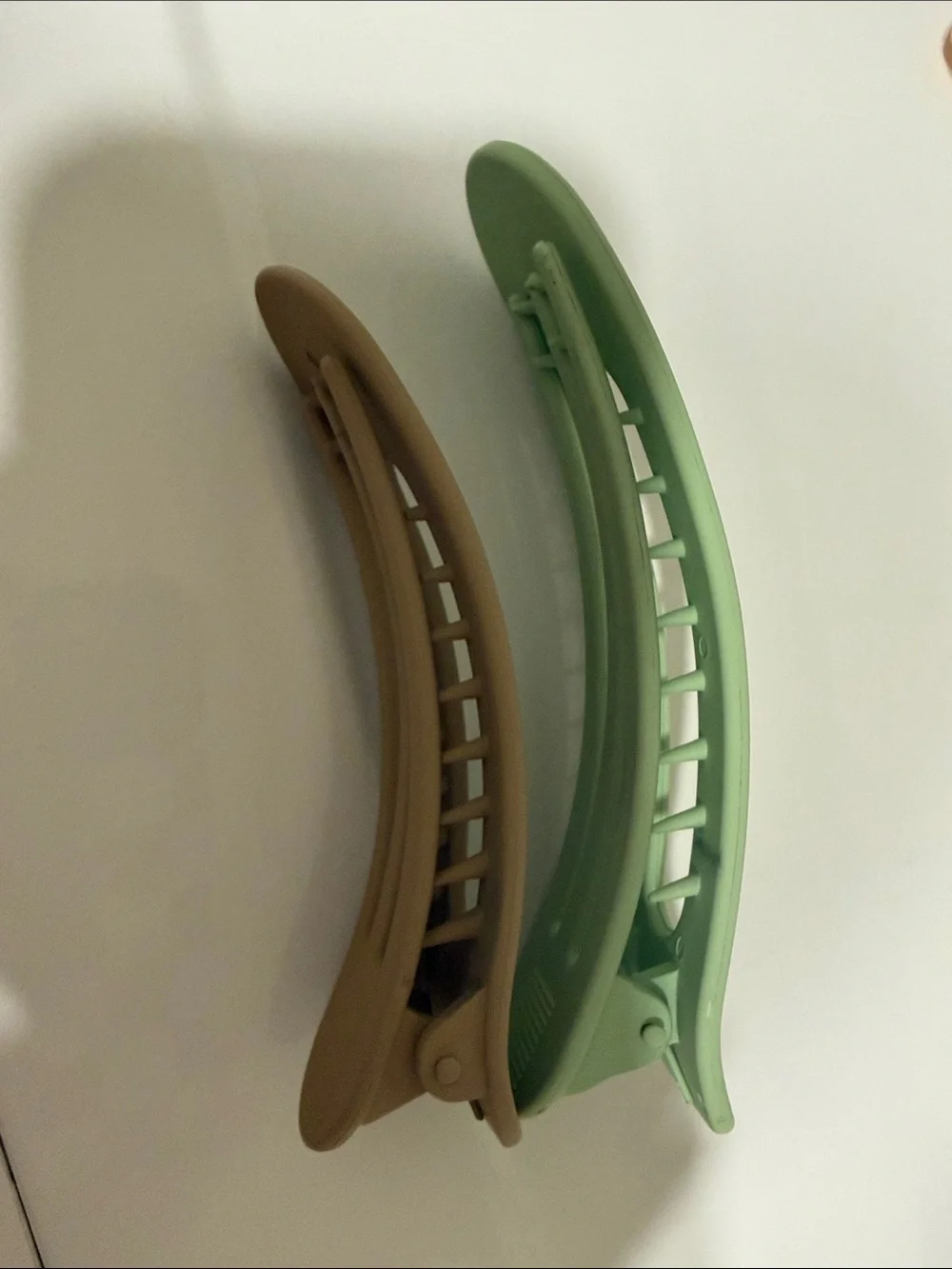 Assorted Neutral Hair Clips Set - Beige, Green, Black, Tortoiseshell